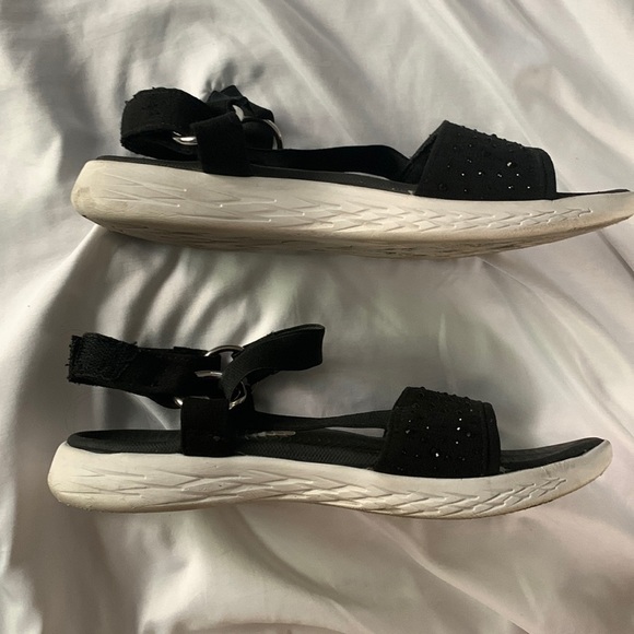 Bzees | Shoes | Bzees Sandals | Poshmark